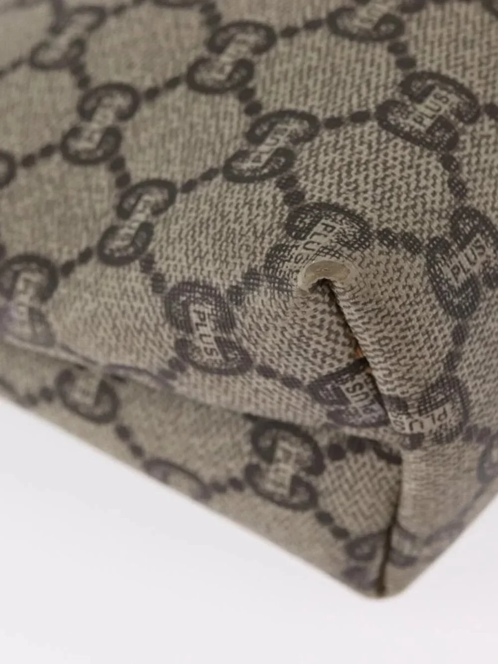 GUCCI GG Plus Supreme Clutch Bag PVC Beige Auth ka2920